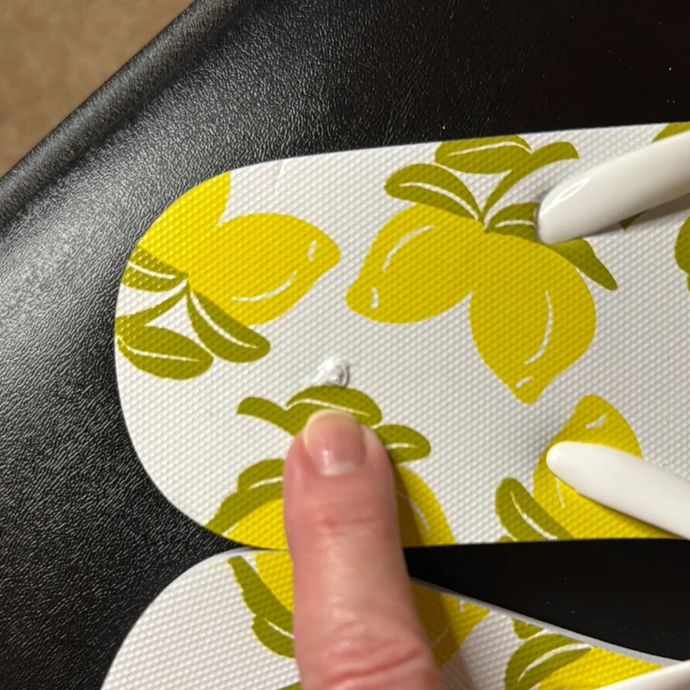 Shade & Shore Lemon Print Flip Flop Sandals - White and Yellow, NWT (CL)